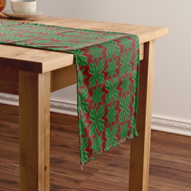 Camino De Mesa Corto Pine Snowflakes Garnet Table Runner (3 tamaños) (In Situ)