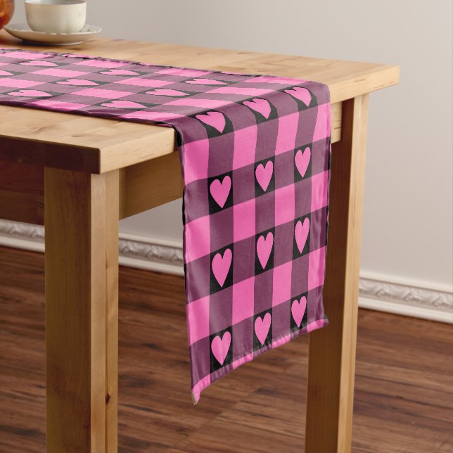 Camino De Mesa Corto Pink Black Buffalo Heart Plaid Table Runner (In Situ)