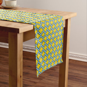 Camino De Mesa Corto Rojo azul amarillo y bebé, Entramado, Quatrefoil
