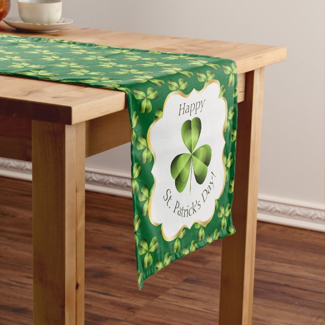 Camino De Mesa Corto Shamrock Three Leaf Clover Graphic (In Situ)