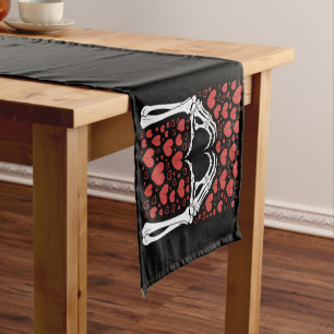 Camino De Mesa Corto Skeleton Hand Heart Día de San Valentín Funny Love