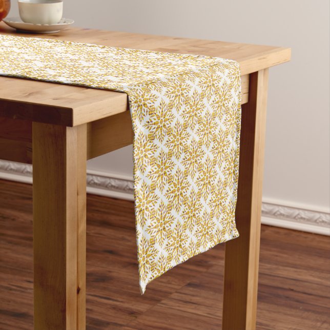 Camino De Mesa Corto Snowflake Plaid Pattern Yellow Table Runner (In Situ)