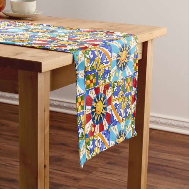 Camino De Mesa Corto Sol siciliano, mayólica, limón, (In Situ)