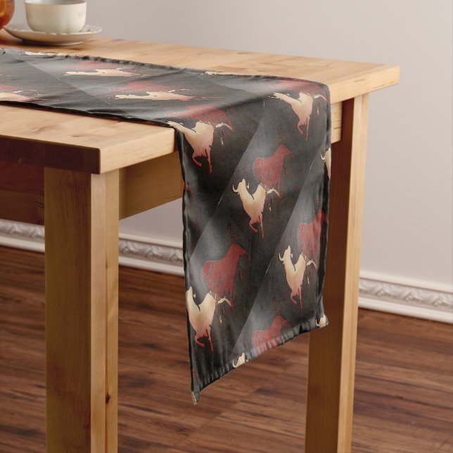 Camino De Mesa Corto Taurean Bulls Animal Art (In Situ)