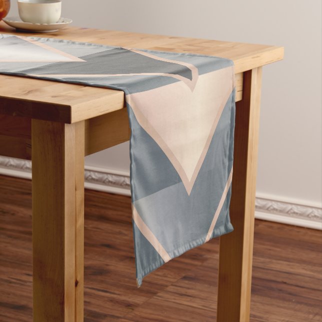 Camino De Mesa Corto Triángulos modernos (In Situ)