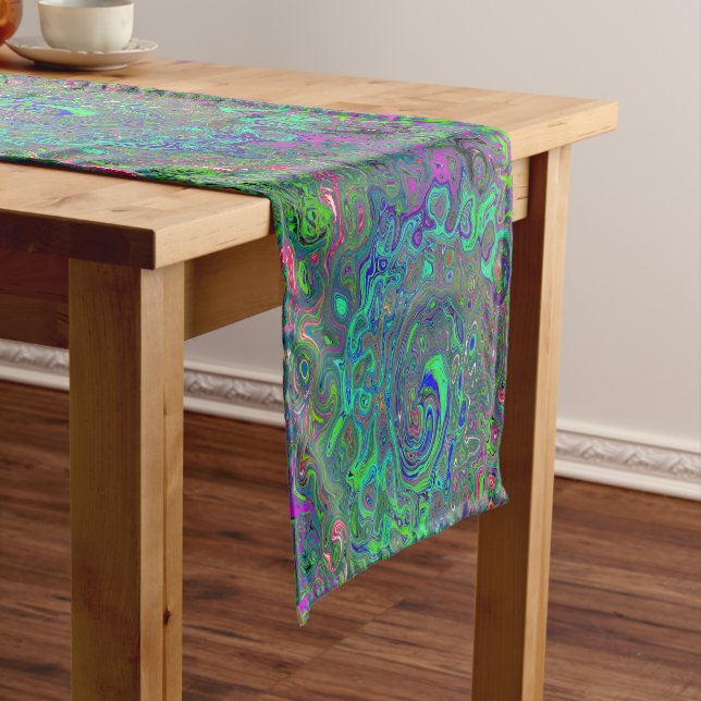 Camino De Mesa Corto Trippy Chartreuse y Blue Retro Liquid Swirl (In Situ)