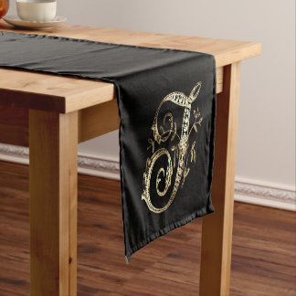 Camino De Mesa Corto Vintage Ornate Gold Monograma T