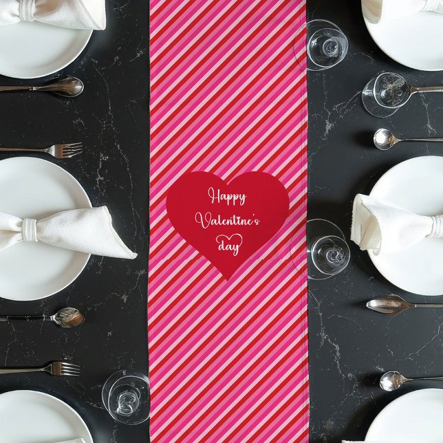 Camino De Mesa Largo Festive Hearts Table Runner Happy Valentine’s Day (Festive Hearts Table Runner Happy Valentine’s Day)