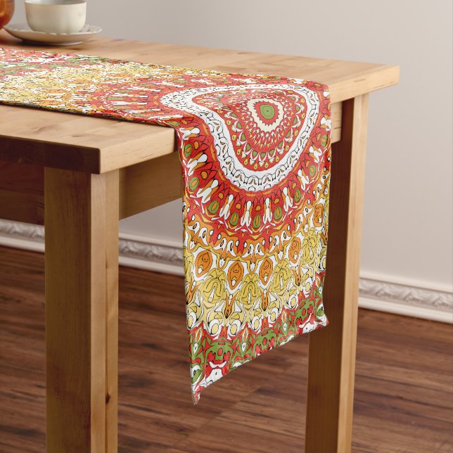 Camino De Mesa Largo Fiesta Mandala Pattern en rojo, amarillo y verde (In Situ)