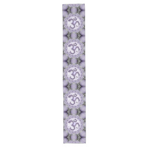 Camino De Mesa Largo Om / Aum Mandala Design violet + tus ideas