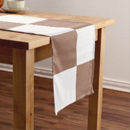 Camino De Mesa Largo Patrón controlado en blanco y mousse de mocha