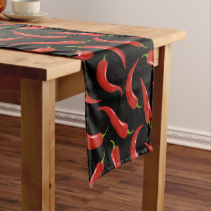 Camino De Mesa Largo Pimientos de chile rojos en Black Table Runner