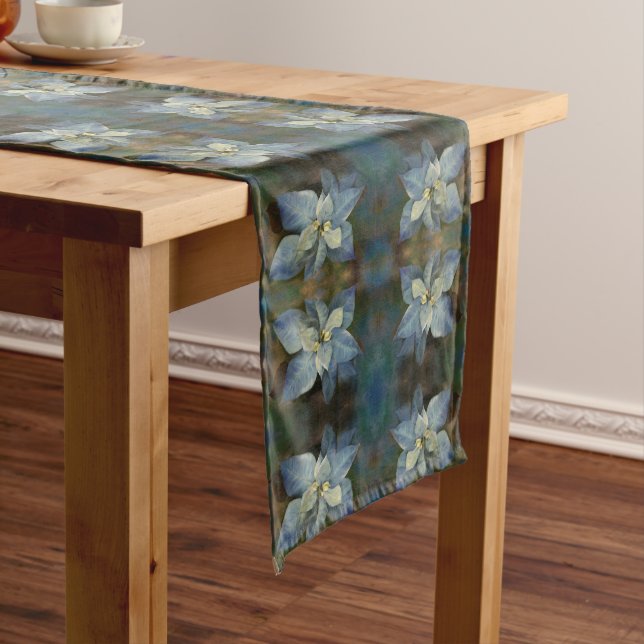 Camino De Mesa Largo Poinsettia azul de caída de tabla (In Situ)