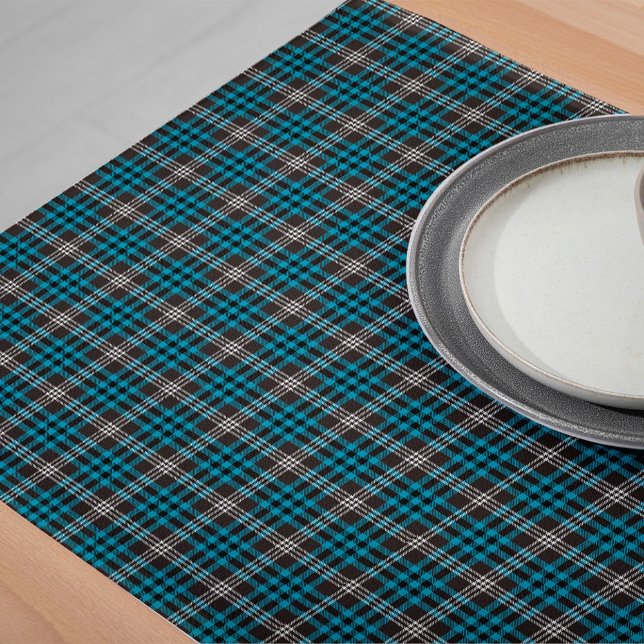 Camino De Mesa Largo Tartán gris azul cálido - regalo para reuniones fa (Warm Blue Gray Tartan– Gift for Family Gatherings Long Table Runner)