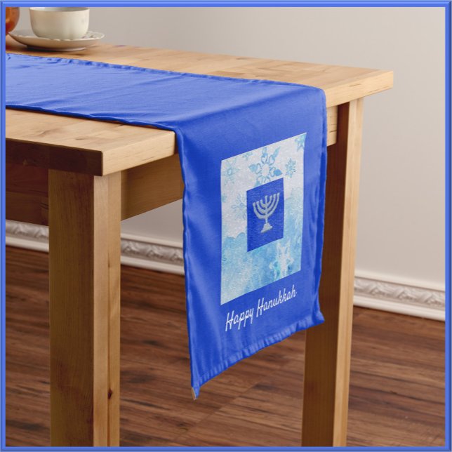 Camino De Mesa Mediano Blue Hanukkah Menorah (Subido por el creador)