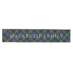 Camino De Mesa Mediano Celebración de feriados familiares MacKenzie Tarta