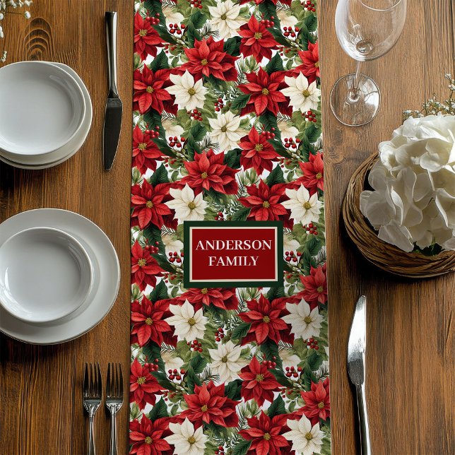 Camino De Mesa Mediano Chic Holiday Table Runner Custom Name Red Green (Chic Holiday Table Runner Custom Name Red Green)