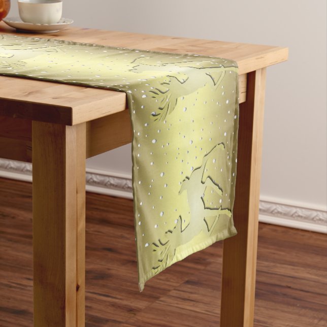 Camino De Mesa Mediano Golden Reindeer Snowy Holiday Table Runner (In Situ)