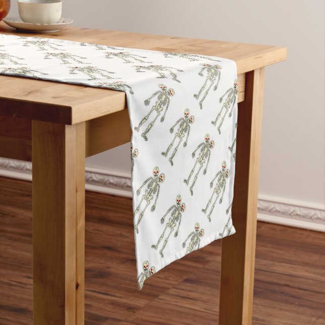 Camino De Mesa Mediano Halloween Table Runner de 14" X 72"/Skeleton (In Situ)