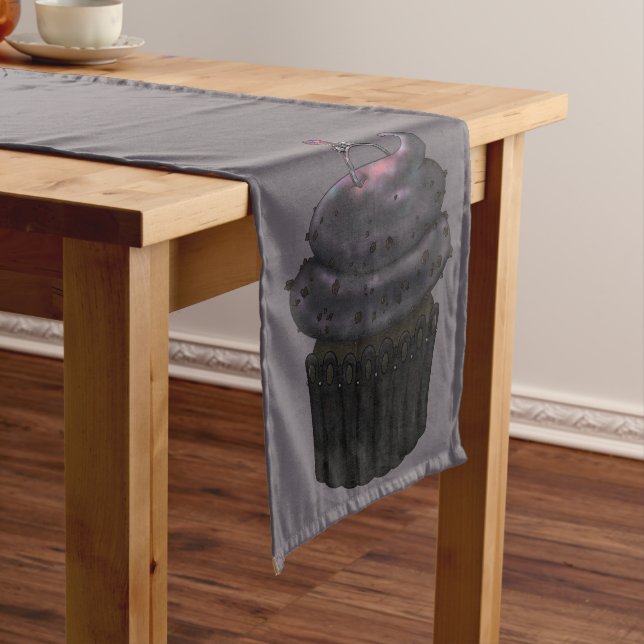 Camino De Mesa Mediano Pastel de Sweet Engagement (In Situ)