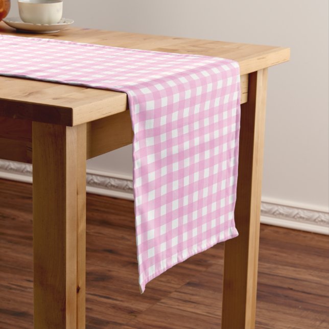 Camino De Mesa Mediano Patrón de Gingham rosa Pastel (In Situ)