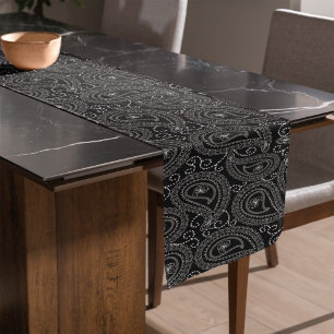 Camino De Mesa Mediano Patrón floral de Damask elegante en blanco y negro