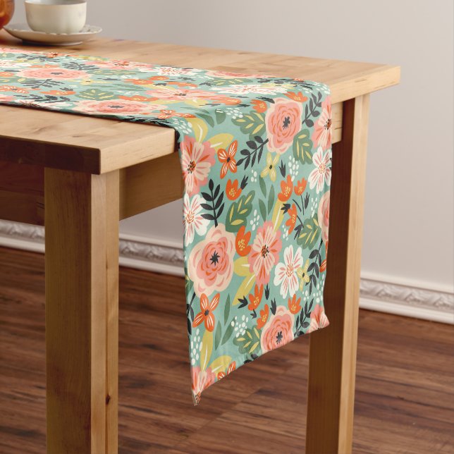 Camino De Mesa Mediano Patrón floral de jardín (In Situ)