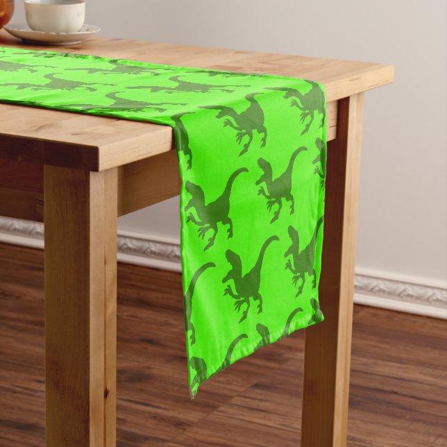 Camino De Mesa Mediano Rampaging Dinosaurs Table Runner (In Situ)