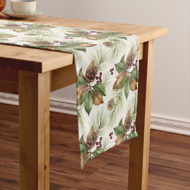 Camino De Mesa Mediano Winter Botanical Table Runner – Pine & Berries (In Situ)
