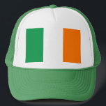Camionero Gorra con bandera de Irlanda<br><div class="desc">¡Muestra tu orgullo irlandés con nuestro exclusivo gorra con la bandera de Irlanda! Diseñado con meticulosa atención a los detalles, este gorra es más que un accesorio elegante; es una celebración de la rica herencia y el orgullo cultural de Irlanda. El diseño vibrante muestra de manera destacada la emblemática bandera...</div>