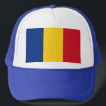 Camionero Gorra con bandera de Rumania<br><div class="desc">¡Muestra tu orgullo rumano con nuestro elegante gorra con la bandera de Rumania! Diseñado con atención a los detalles, este gorra es más que sólo un accesorio; es una celebración de la herencia rumana y la identidad cultural. El diseño muestra orgullosamente la icónica tricolor vertical azul, amarillo y rojo, que...</div>