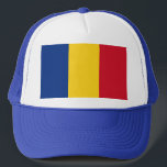 Camionero Gorra con bandera de Rumania<br><div class="desc">¡Muestra tu orgullo rumano con nuestro elegante gorra con la bandera de Rumania! Diseñado con atención a los detalles, este gorra es más que sólo un accesorio; es una celebración de la herencia rumana y la identidad cultural. El diseño muestra orgullosamente la icónica tricolor vertical azul, amarillo y rojo, que...</div>