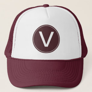 Camionero gorra inicial de monograma blanco y marrón frío.