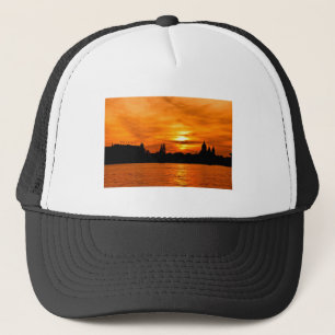 Camionero La silueta de la ciudad en el Gorra Sunset