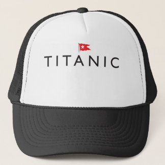 Camionero Titánico con el gorra blanco de la bandera de la