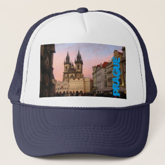 Camionero Viejo cuadrado de ciudad Praga, gorra de la