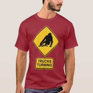 camiones que dan vuelta a la camiseta que anda en