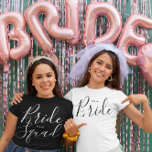 Camisa Bride Squad Con Fecha<br><div class="desc">Camisa Bride Squad, perfecta para una ducha nupcial o una fiesta de soltera, con texto escrito a mano Escuadrón de novias y fecha de boda cambiable</div>