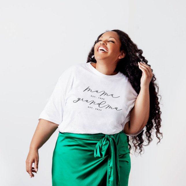 Camisa caligráfica personalizada Mama/Grandma Cute (Subido por el creador)
