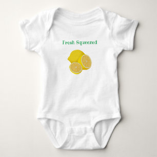 Camisa conocida de encargo exprimida fresca de los