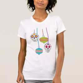 Camisa de cráneo y ornamentos