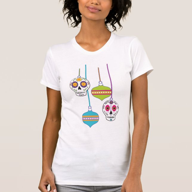 Camisa de cráneo y ornamentos (Anverso)