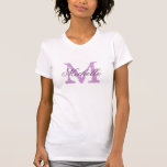 Camisa de dama de honor monograma personalizada |<br><div class="desc">Monograma personalizado de dama de honor para camisetas | lila / lavanda morada y blanca. Tees monogramados con nombre personalizado en texto de guión elegante. Personaliza para damas de honor, chica de flores, criada de honor, matrona de honor, madre de la novia, etc. Idea muy acertada para la fiesta de...</div>