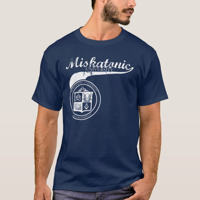 Camisa de la universidad de Swoosh Miskatonic en (Anverso)