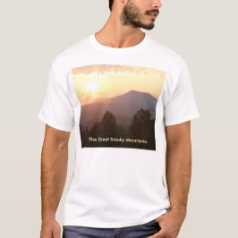 Camisa de los hombres, las grandes montañas humean