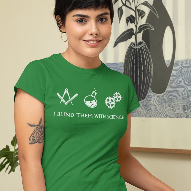 Camisa de mujer en ciencia de juegos (Subido por el creador)