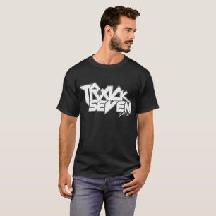 Camisa de siete bandas con logotipo blanco