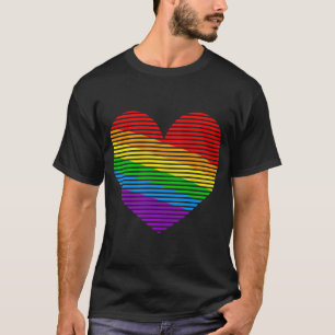 Camisa del corazón de la raya del arco iris del