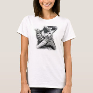 Camisa del dibujo de lápiz del gato del teclado