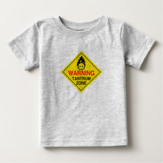 Camisa del niño de la zona de la rabieta